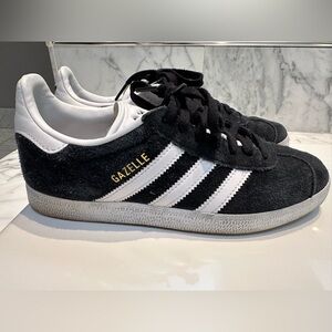Adidas Gazelle Shoes - Core Black/White/Gold Metallic - Size 6 Men / 7 Women